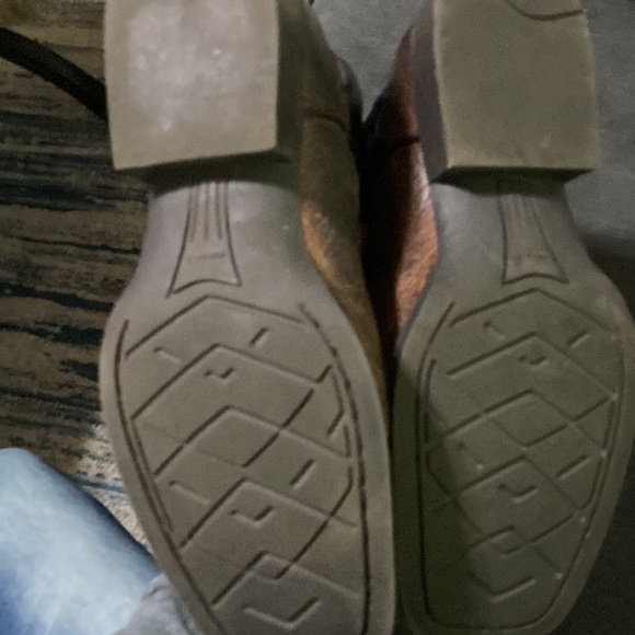 Ariat cowboy boots - Picture 2 of 3